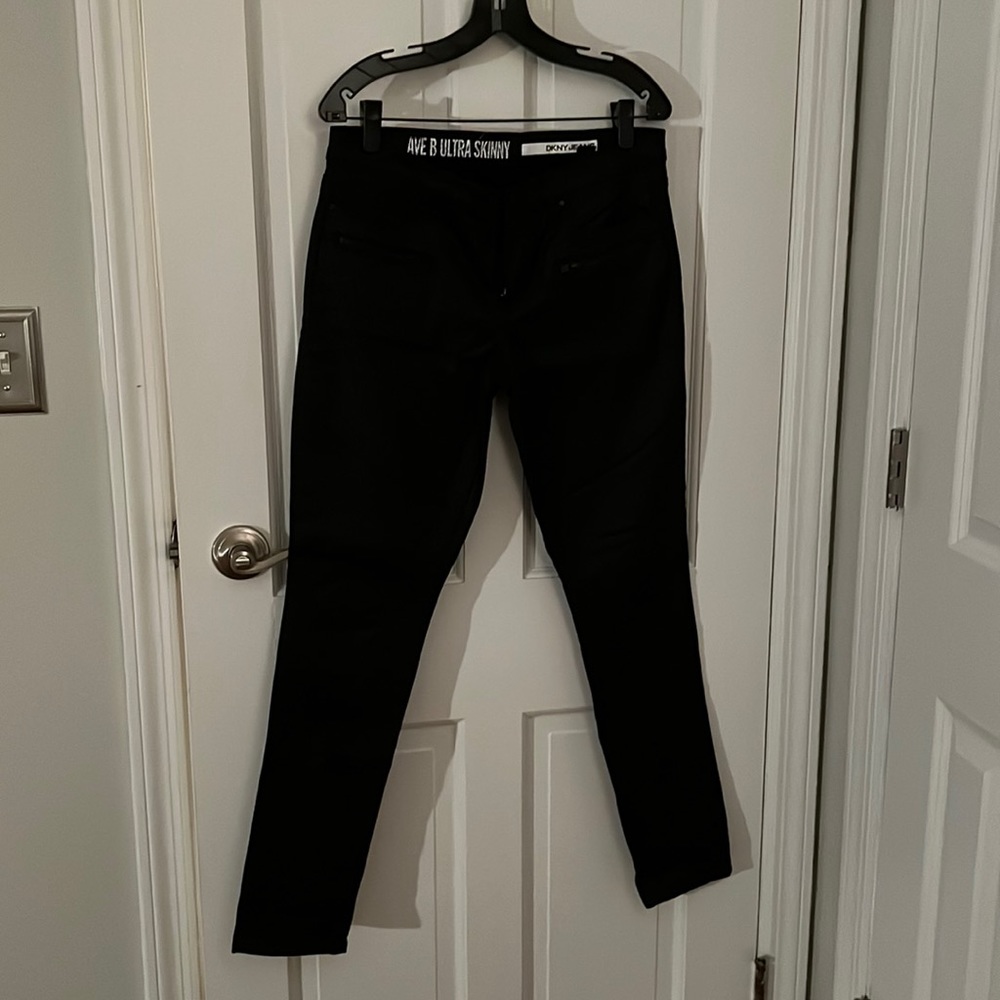 DKNY Avenue B Ultra Skinny jeans